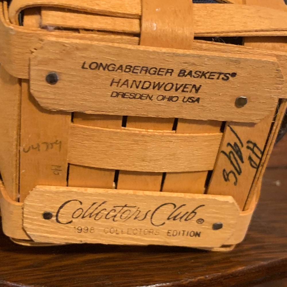 Collectors Club 1998 Longaberger Basket Leather Handles & Cotton Insert - Picture 5 of 6